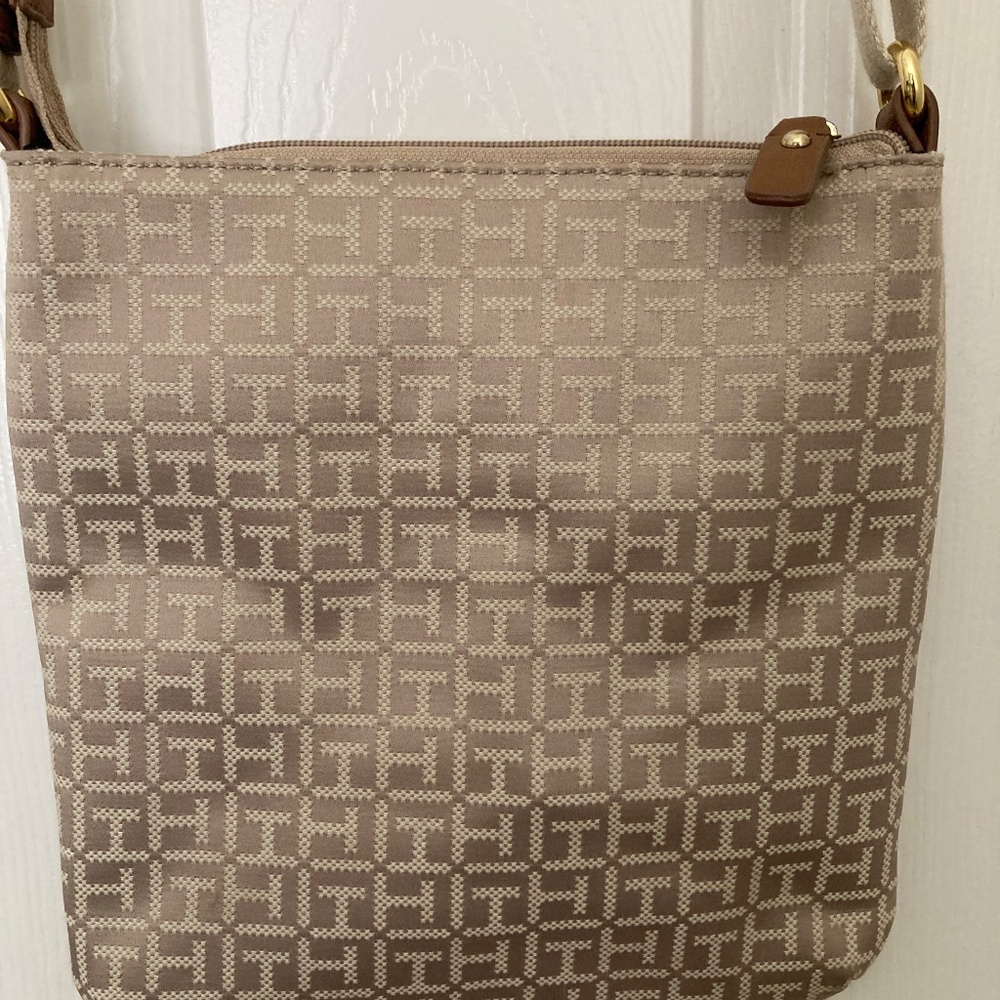 Tommy Hilfiger crossbody - Picture 3 of 7